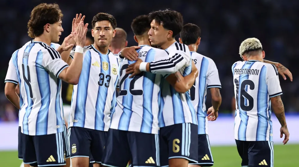la-seleccion-argentina-golea-3-0-a-bolivia-en-cordoba-por-el-primer-amistoso-de-la-fecha-fifa-foto-efe-AZIMCUAM6FFMNEELFAVTIJXIRI