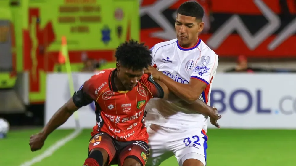 san-lorenzo-empato-0-0-con-deportivo-cuenca-y-sigue-como-lider-de-su-grupo-en-la-copa-sudamericana-foto-efe-7CJOXG6R2ND6ZBR25ZEFCJFZME